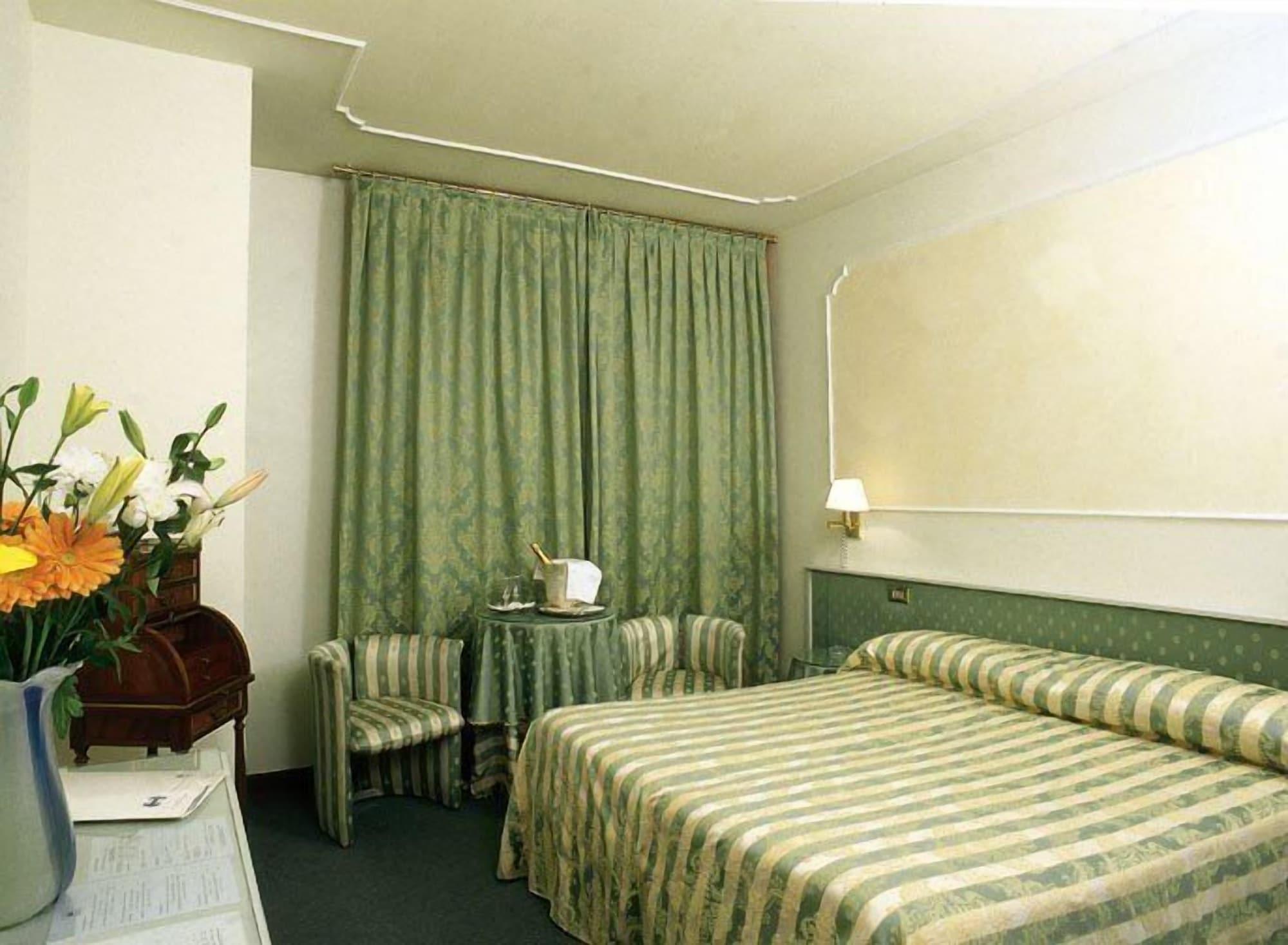 Hotel Il Burchiello Mira Exteriör bild